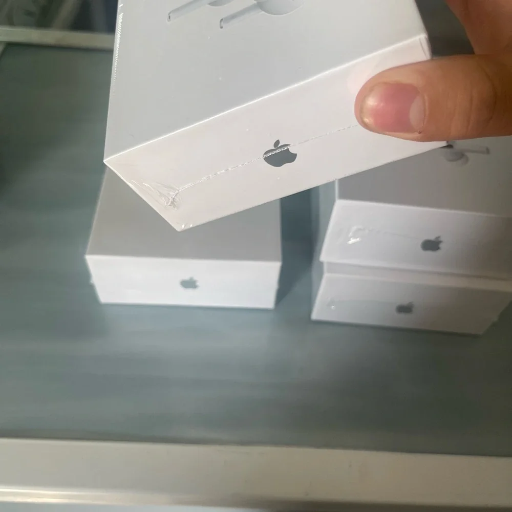 Apple White AirPods Pro Wireless Earbuds with Silicone Tips